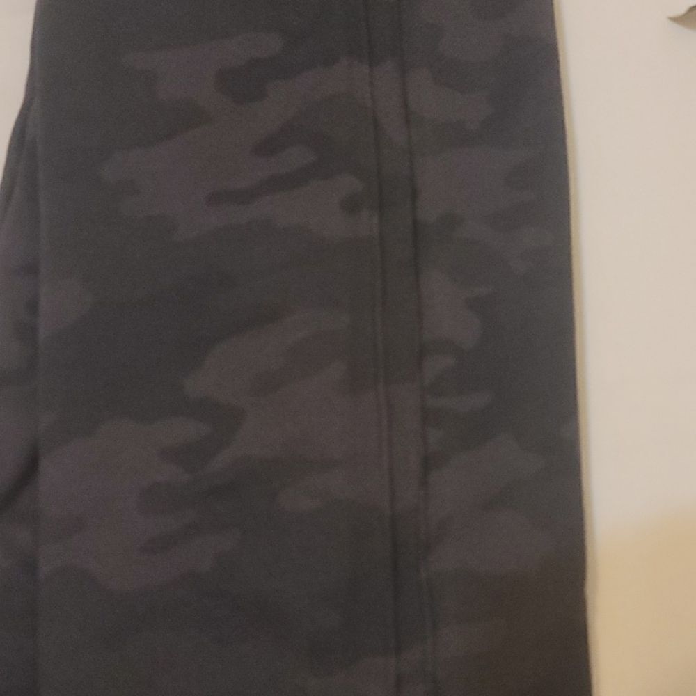 SPANX look at me now camo seamless leggings xl - Picture 6 of 7